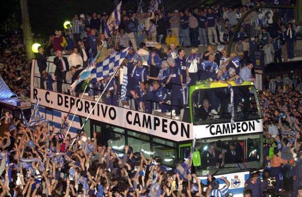 Депортиво был чемпионом лиги в 2000 году в руках Jabo Ирурета.