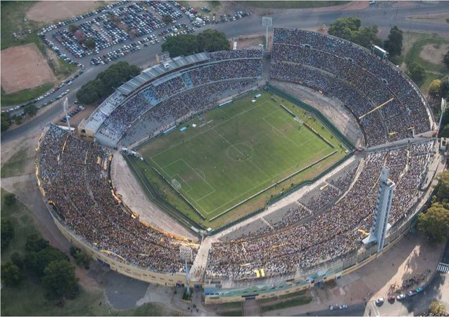 Centenario stade inauguré l'histoire du monde