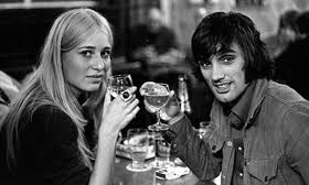 George Best siempre gusto de estar rodeado de bellas mujeres
