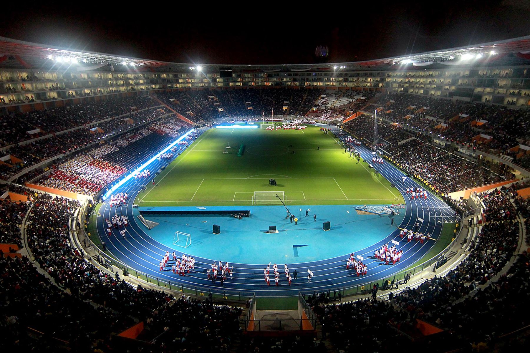 El estadio Nacional de Lima es la nueva maravilla de Sudamérica