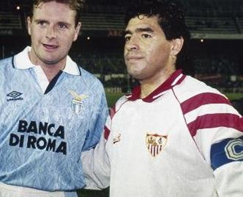 Gascoine y Maradona, dos jugadores con una vida agitada fuera del campo.