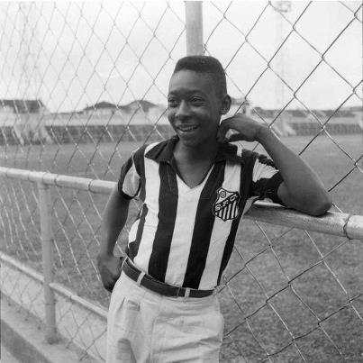 Desde muy joven Pelé ya soñaba con llegar a lo más alto con la camiseta del Santos.