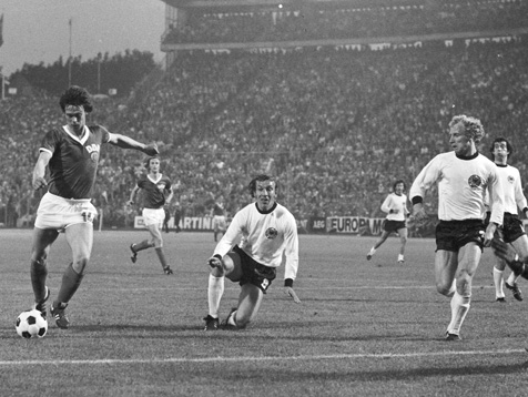 Alemania vs Alemania: Sparwasser marcó el gol de la victoria con este lanzamiento.