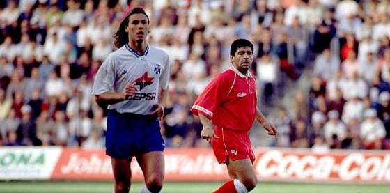 Redondo y Maradona durante el Tenerife-Sevilla de la temporada 92-93. 