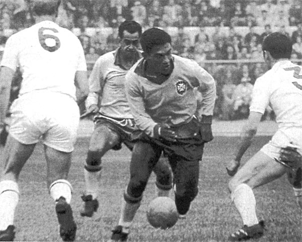 Dix des meilleurs joueurs qui a vu l'histoire du monde 10 Garrincha