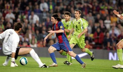 Maradona und Messi markierte das gleiche Ziel
