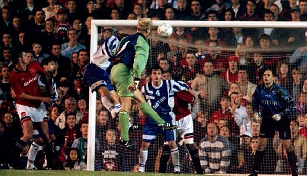 Peter Schmeichel también era capaz de marcar goles.