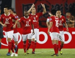 Guangzhou 4 - Guizhou Renhe 2: El Guangzhou logra el doblete en China