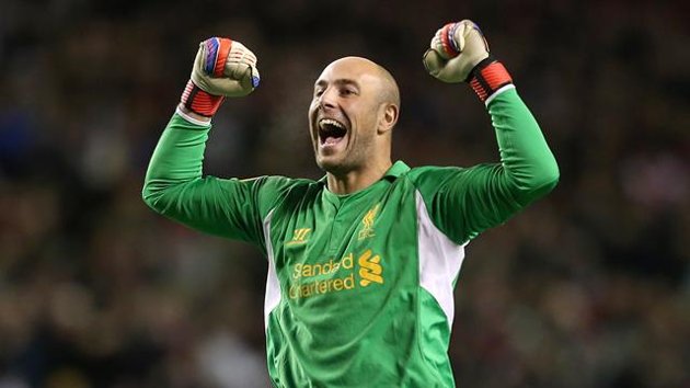Reina could replace Victor Valdes in goal for FC Barcelona