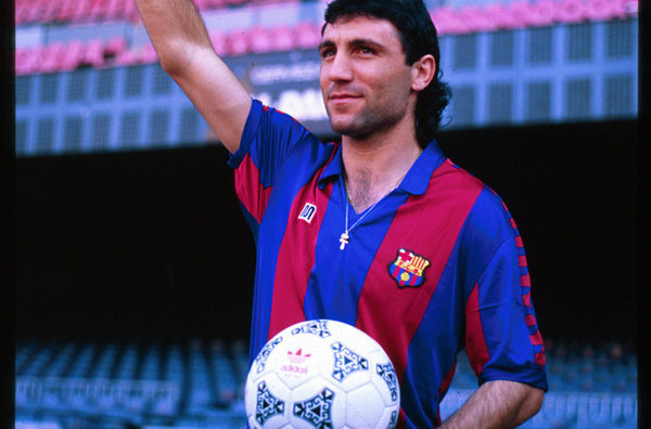 Hristo Stoichkov el día que llegó al Barcelona en 1990. 