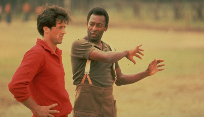 Pelé junto a Stallone en el rodaje de Evasión o Victoria.