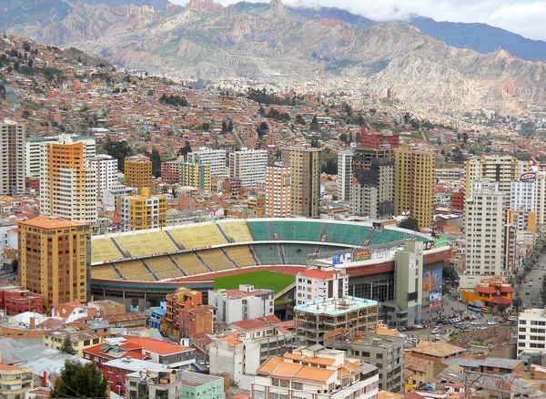 El Hernando Siles de la Paz, el estadio más alto del mundo a 3605 metros de altitud