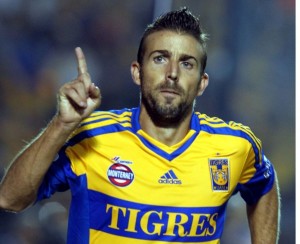 Luis García Fernández golea en Tigres ante la hinchada felina