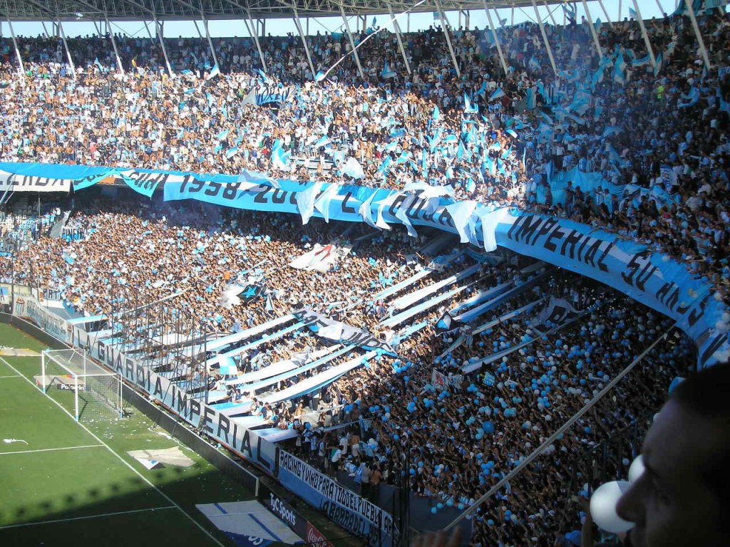 The best interests of South Americafor his club La afición de Racing lo da todo por su club.