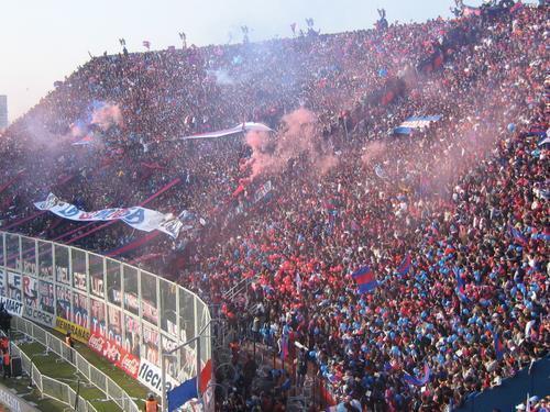 Die Fans von San Lorenzo de Almagro macht eine Show ihrer Spiele. 