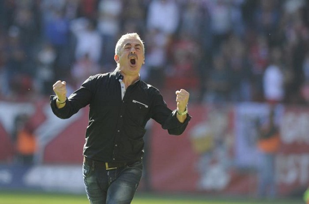 "La vida me ha golpeado fuerte. Podía haberme hecho vulnerable y acabar pegándome un tiro, o podía mirar al cielo y crecer. Elegí la segunda opción". Manolo Preciado