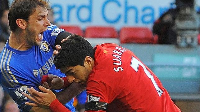 Suárez nunca ha sido expulsado pero sí sancionado por bocados.