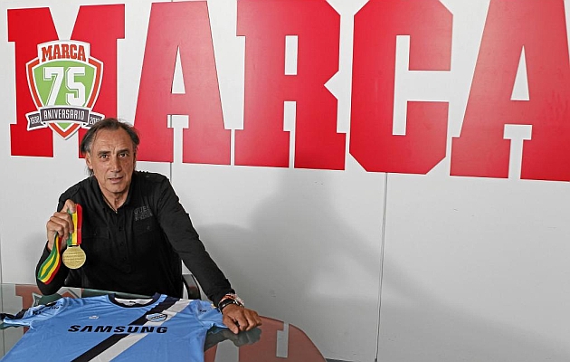 Miguel Ángel Portugal es el entrenador del Bolivar, el campeón de Bolivia