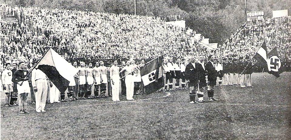 Las banderas fascistas ondeaban en todo lo alto durante el Mundial de Mussolini