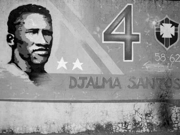Djalma Santos ganó dos Mundiales.