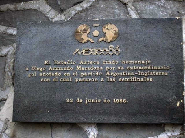Maradona también obtuvo su placa en 1986 por su gol a los ingleses.