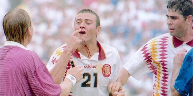 El codazo de Tasotti a Luis Enrique es una de las imágenes de los Mundiales.