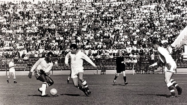 Josef Masopustalder König von Slalom und einer der besten Fußballer des Jahrzehnts der Masopust fue Balón de Oro en 1962 y segundo mejor jugador del Mundial de Chile tras Garrincha.