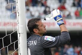 Os jogadores mais antigos da Liga espanhola 2013/14 1 Esteban portero del Almería es el jugador más viejo de la Liga.