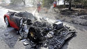 Así quedó el Ferrari de Banega tras el incendio.