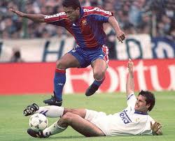 Rafa Alkorta se las vio tiesas con Romario en más de una ocasión.
