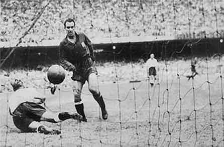 El gol de Zarra a Inglaterra en el Mundial de 1950 pasó a la historia