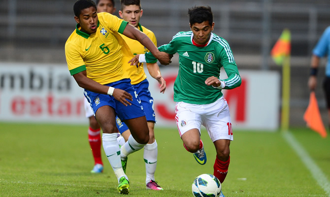 El Tecatito Corona ficha por el Twente a cambio de cinco millones de euros 1 Jesús Corona ha fichado por el Twente.