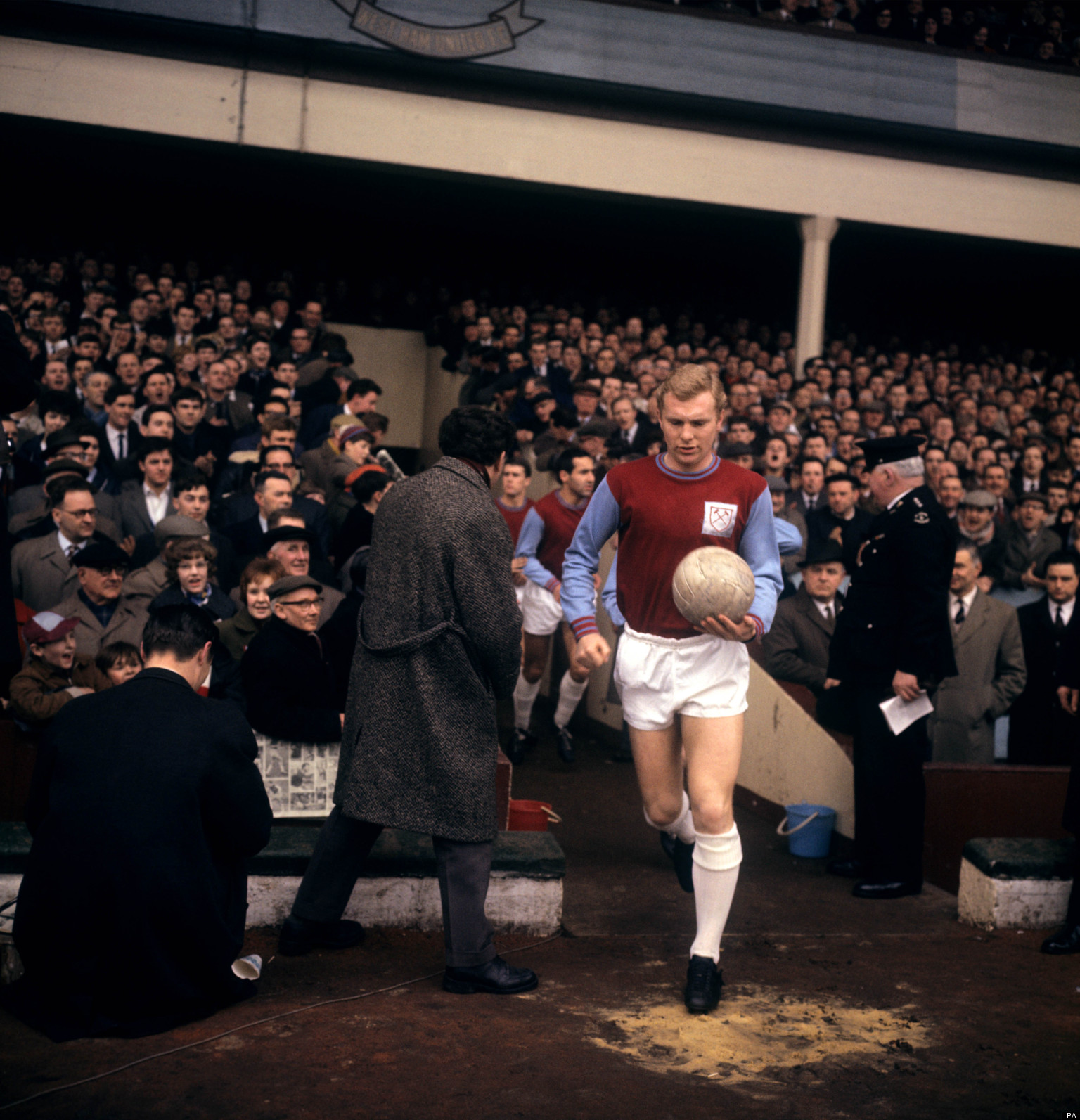 o BOBBY MOORE facebook