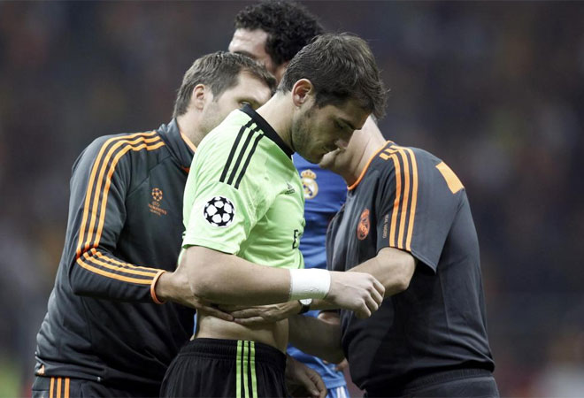 ¿Es Diego López ahora mismo el mejor portero del mundo? 1 Casillas se lesionó en las costillas.