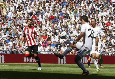 Isco hizo un doblete contra el Athletic.