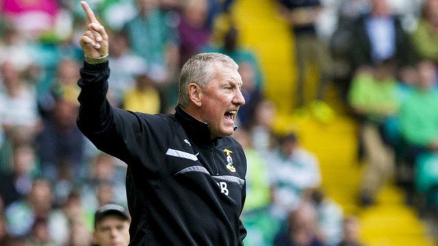 Terry Butcher dirige con acierto al Inverness.