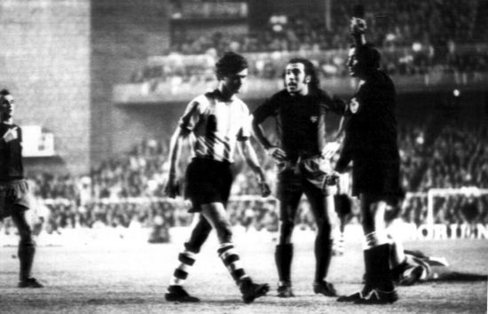Villar was sent off for Cruyff to punch that ended the Dutch on the floor.