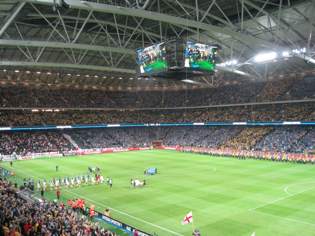 À quel stade jouer les équipes nationalesonales? 2 El Friends Arena es la casa de Suecia.