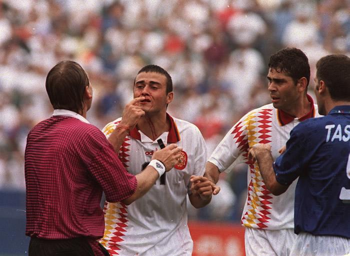 Luis Enrique sufrió un terrible puñetazo que todos vieron...menos uno.