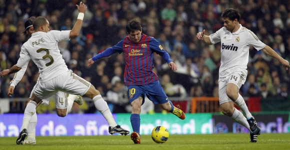 El Barcelona y el Real Madrid cayeron el curso pasado jugando la ida fuera.