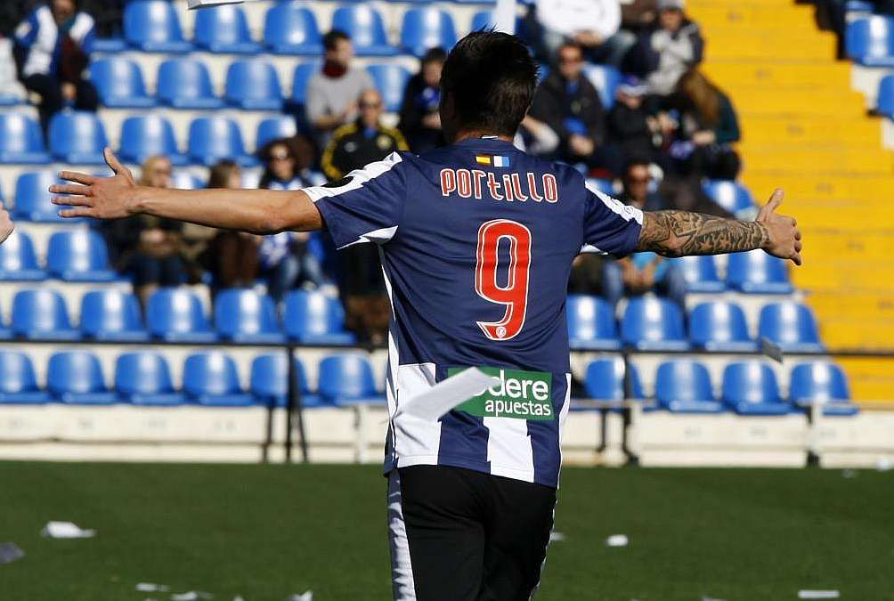 Javier Portillo las enchufa en el Hércules.