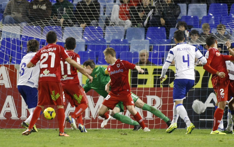 El Zaragoza cedió frente al empuje de un Numancia que está muy fuerte.
