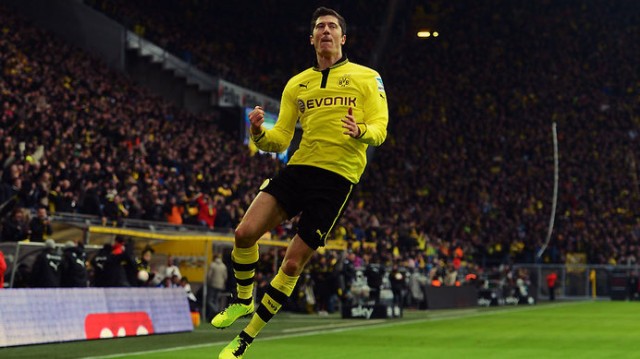 Five stories and anecdotes of the European Daya 1 Lewandowski marcó tres goles ante el Stuttgart.