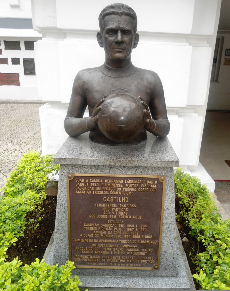 En la sede del Fluminense está un busto en su honor.