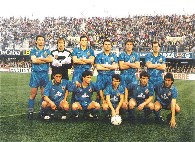 La alineación del Valencia  Club de Fútbol hace más de 20 años.