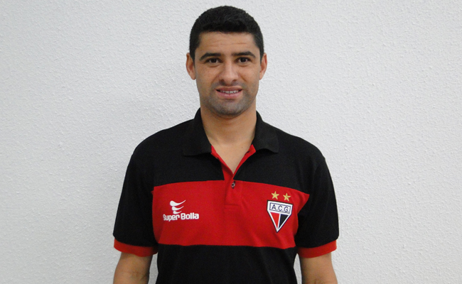 William Júnior lleva más de 10 años en la brecha en Brasil.