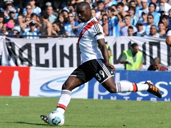 Balanta tiene un golpeó de balón excelente.