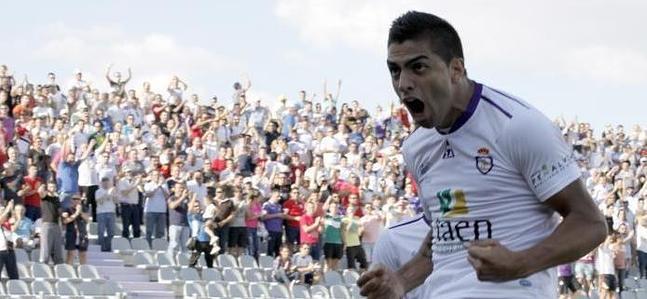 Você conhece Jona? 1 Jona hace con sus goles, las delicias de los seguidores jienenses.