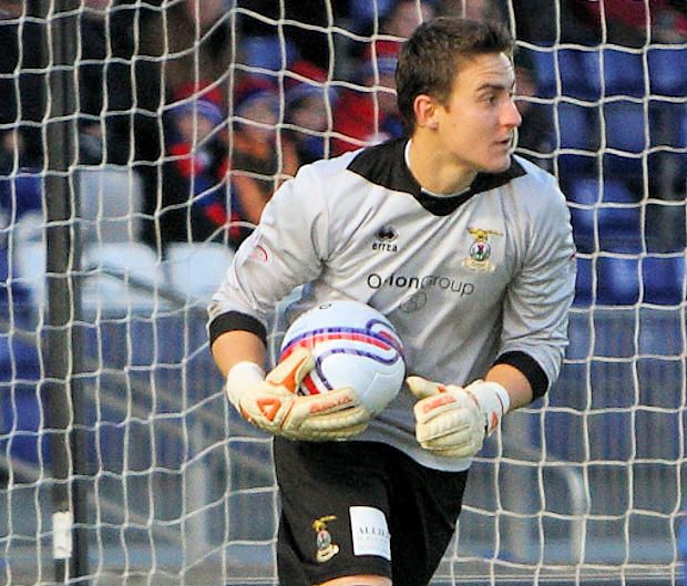 Antonio tuvo un gran rendimiento defendiendo la portería del Inverness.