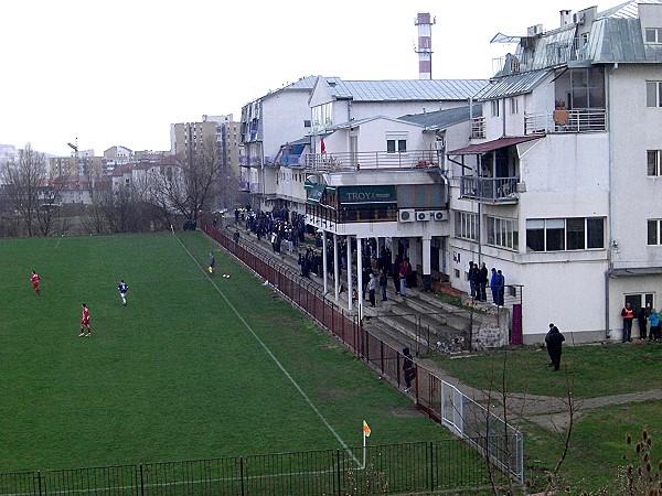 El Balkan, actual campeón de la Copa Presidente, juega en un estadio para 2.000 personas.